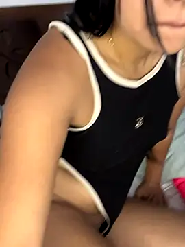 Snapshot of mily_09 chatting on 11/20/25, 04:51 mily 09 online show from 11/20/25, 04:51