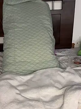 Snapshot of mily_09 chatting on 11/27/25, 03:25 mily 09 online show from 11/27/25, 03:25