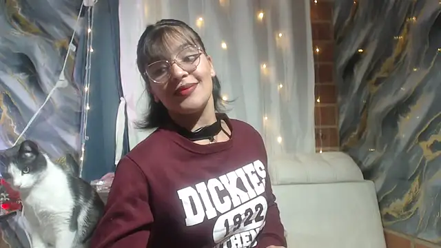 Saraah Dark online show from 10/11/25, 04:33