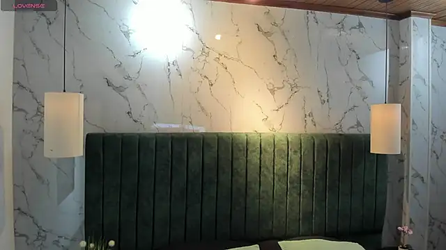 Snapshot of AustinJones_ chatting on 10/30/25, 07:58 AustinJones online show from 10/30/25, 07:58