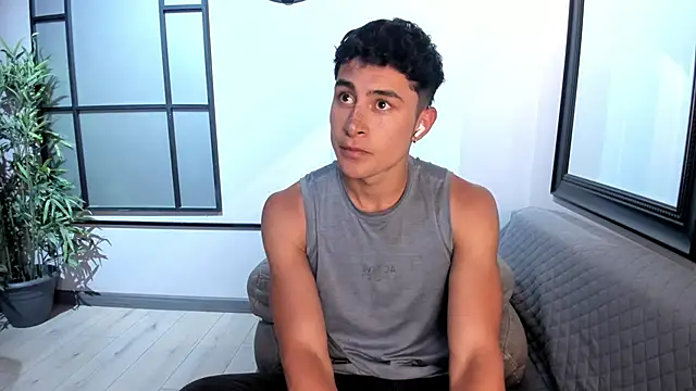 Snapshot of AustinJones_ chatting on 11/06/25, 07:37 AustinJones online show from 11/06/25, 07:37