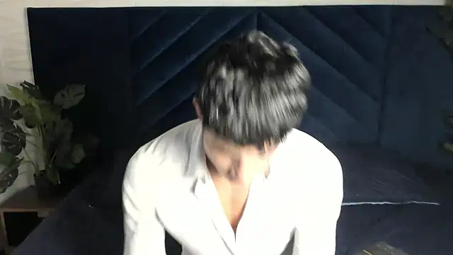 Snapshot of AustinJones_ chatting on 11/14/25, 08:29 AustinJones online show from 11/14/25, 08:29