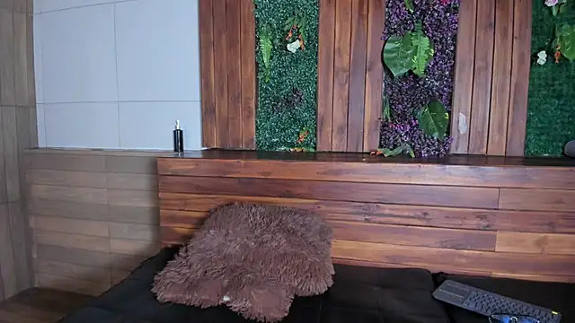 Snapshot of AustinJones_ chatting on 12/04/25, 06:38 AustinJones online show from 12/04/25, 06:38