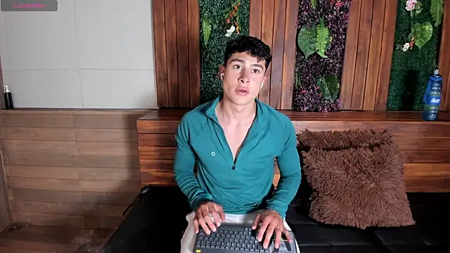 Snapshot of AustinJones_ chatting on 01/10/26, 07:26 AustinJones online show from 01/10/26, 07:26