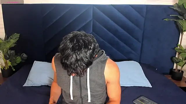 Snapshot of AustinJones_ chatting on 01/17/26, 07:28 AustinJones online show from 01/17/26, 07:28