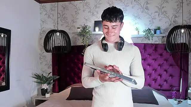 Snapshot of AustinJones_ chatting on 02/18/26, 07:54 AustinJones online show from 02/18/26, 07:54