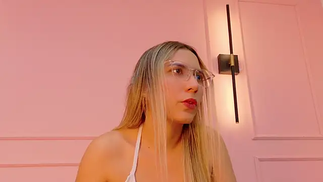 MaddieTease online show from 12/22/25, 01:41