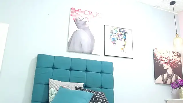 Snapshot of Dianita_bitch chatting on 09/18/25, 11:45 Dianita bitch online show from 09/18/25, 11:45