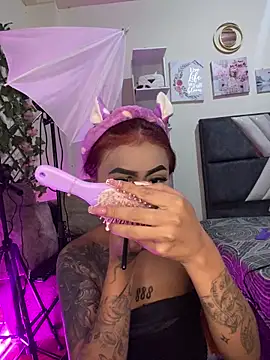 Snapshot of Dirty_isabella18 chatting on 06/18/26, 05:39 Dirty isabella18 online show from 06/18/26, 05:39