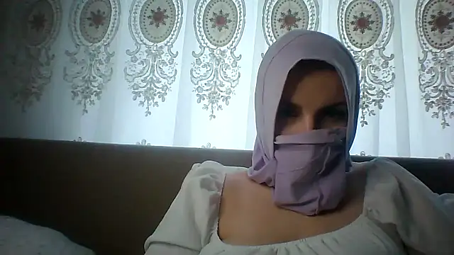 Snapshot of sophie-Hijab11 chatting on 11/21/25, 12:15 sophie-Hijab11 online show from 11/21/25, 12:15