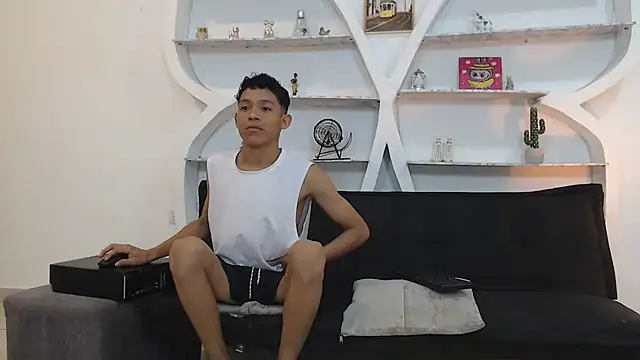 BEAUTY BOYS1 online show from 11/26/25, 07:31