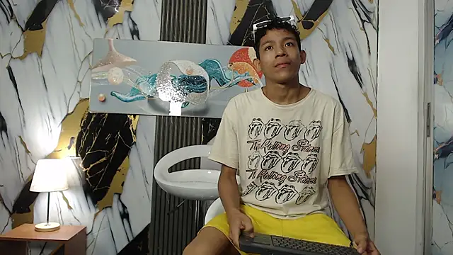 BEAUTY BOYS1 online show from 02/17/26, 07:38