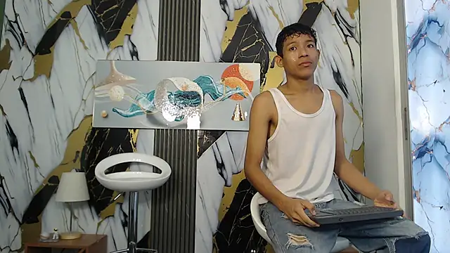 BEAUTY BOYS1 online show from 02/24/26, 07:12