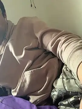 Snapshot of DanBfl chatting on 10/23/25, 02:27 DanBfl online show from 10/23/25, 02:27