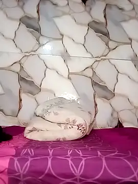 Snapshot of Miss-Alison chatting on 11/19/25, 05:40 Miss-Alison online show from 11/19/25, 05:40