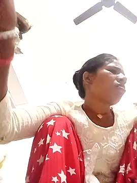 Snapshot of Rubi_sarma chatting on 09/30/25, 12:54 Rubi sarma online show from 09/30/25, 12:54