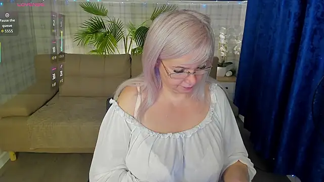 Hella Fabel online show from 02/04/26, 01:11