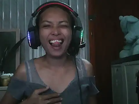 Snapshot of pinayhotii chatting on 09/18/25, 10:23 pinayhotii online show from 09/18/25, 10:23