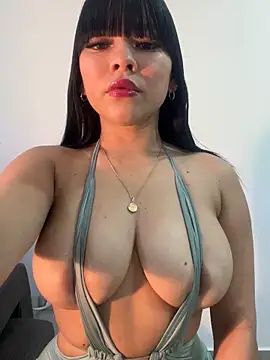 Snapshot of BrendaCrean chatting on 11/12/25, 11:54 BrendaCrean online show from 11/12/25, 11:54