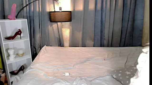 Snapshot of Alison_mooreX chatting on 12/05/25, 02:58 Alison mooreX online show from 12/05/25, 02:58