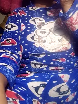 Snapshot of Night_Angel06 chatting on 12/17/25, 03:40 Night Angel06 online show from 12/17/25, 03:40