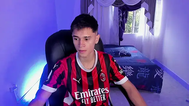 Aron Boyy online show from 10/24/25, 08:16