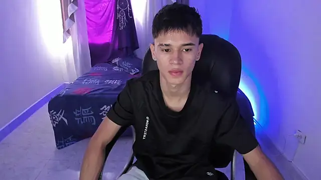 Aron Boyy online show from 10/25/25, 08:14