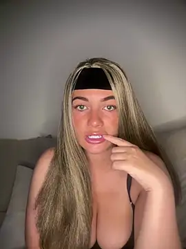 little lola x online show from 05/20/26, 08:04