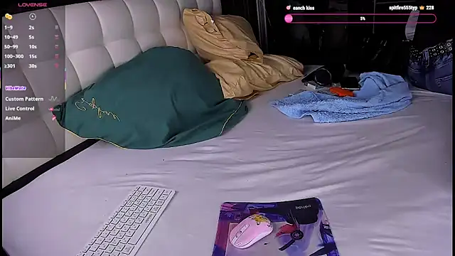 Kimberly Wolker online show from 04/03/26, 11:52