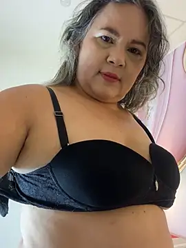 Snapshot of Lucy_Milf_474 chatting on 01/14/26, 11:49 Lucy Milf 474 online show from 01/14/26, 11:49