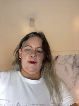 Snapshot of Lucy_Milf_474 chatting on 02/14/26, 12:13 Lucy Milf 474 online show from 02/14/26, 12:13