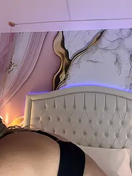 Snapshot of Lucy_Milf_474 chatting on 03/11/26, 12:11 Lucy Milf 474 online show from 03/11/26, 12:11