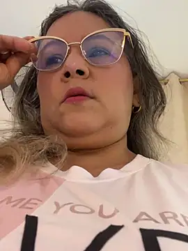 Snapshot of Lucy_Milf_474 chatting on 03/18/26, 11:57 Lucy Milf 474 online show from 03/18/26, 11:57