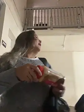 Snapshot of Lucy_Milf_474 chatting on 04/15/26, 12:01 Lucy Milf 474 online show from 04/15/26, 12:01