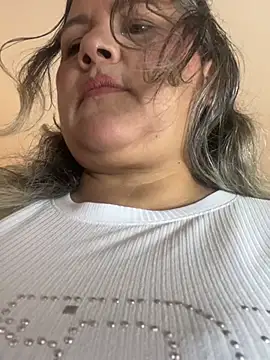 Snapshot of Lucy_Milf_474 chatting on 04/17/26, 11:57 Lucy Milf 474 online show from 04/17/26, 11:57