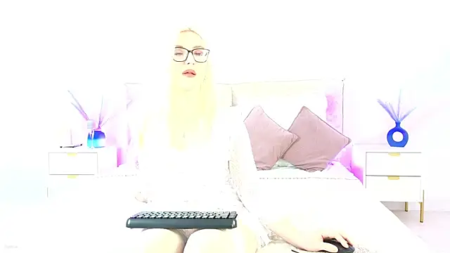 Jules night online show from 10/11/25, 09:46