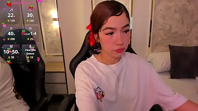Snapshot of doll_eyees_ chatting on 10/11/25, 07:12 doll eyees online show from 10/11/25, 07:12