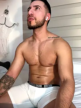 Snapshot of Thiago_Hill chatting on 10/26/25, 05:41 Thiago Hill online show from 10/26/25, 05:41