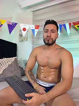Thiago Hill online show from 07/05/26, 01:56
