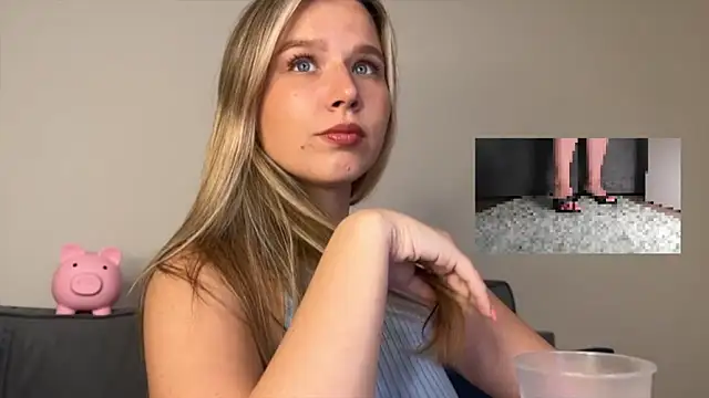 Snapshot of GoddessRoss chatting on 09/08/25, 08:08 GoddessRoss online show from 09/08/25, 08:08