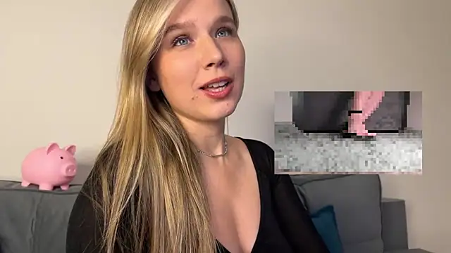 Snapshot of GoddessRoss chatting on 09/30/25, 07:19 GoddessRoss online show from 09/30/25, 07:19