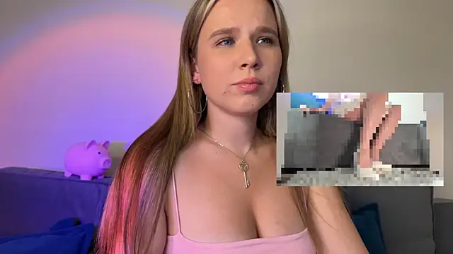 Snapshot of GoddessRoss chatting on 10/03/25, 05:54 GoddessRoss online show from 10/03/25, 05:54