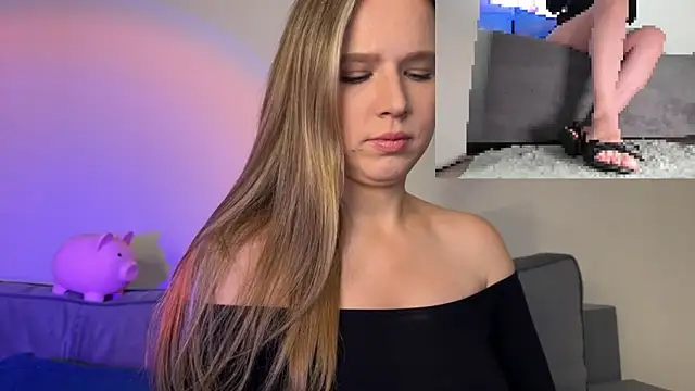 Snapshot of GoddessRoss chatting on 10/07/25, 05:43 GoddessRoss online show from 10/07/25, 05:43