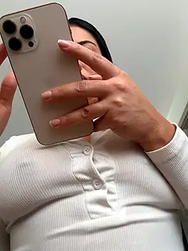 Lu090  online show from 09/15/25, 03:01