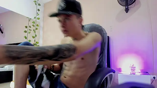 Nascary Fox online show from 11/18/25, 07:18