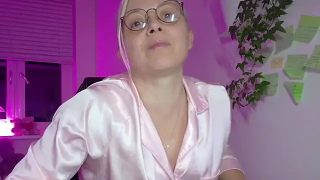 Linsy Kim online show from 03/12/26, 08:37