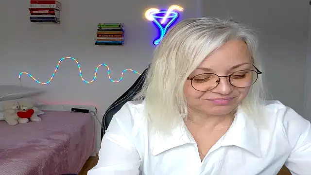 Linsy Kim online show from 03/26/26, 09:59