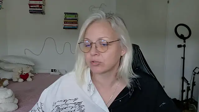 Linsy Kim online show from 04/01/26, 09:54