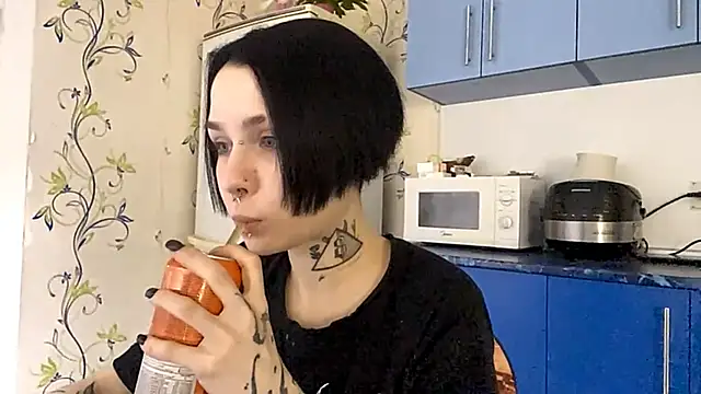 Snapshot of CandaceBlaze chatting on 10/17/25, 08:11 CandaceBlaze online show from 10/17/25, 08:11