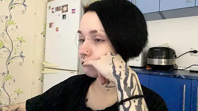 Snapshot of CandaceBlaze chatting on 10/20/25, 08:09 CandaceBlaze online show from 10/20/25, 08:09